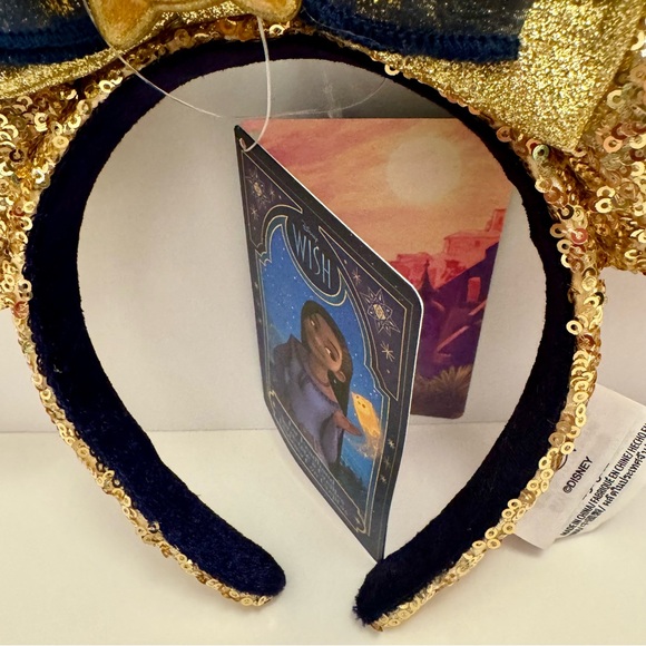 NWT. Disney Ear Headband - Minnie Mouse - Wish.
Wish sequined ear headband. - Picture 4 of 11